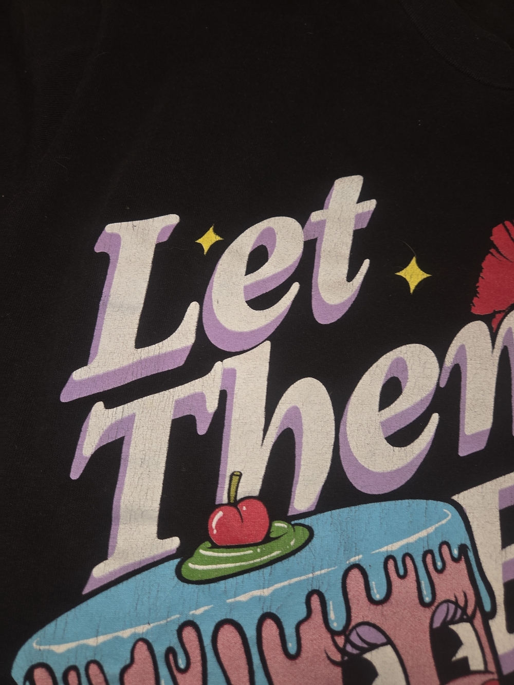Vintage Black Let Them Eat Cake Graphic Men's Cotton Crew Neck T-Shirt - Picture 4 of 4